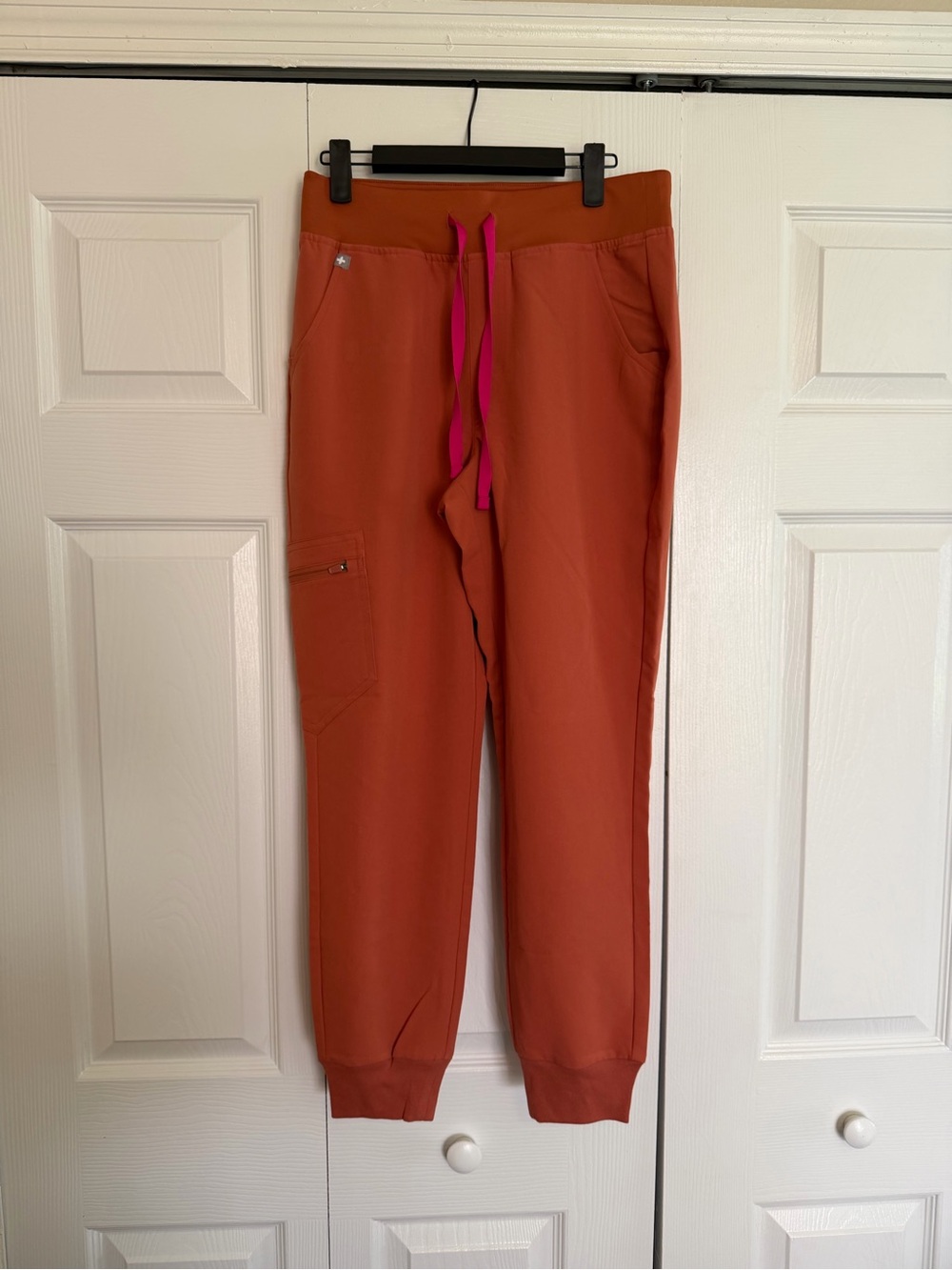 NWT Figs Zamora High waisted Zamora terracotta jogger scrubs